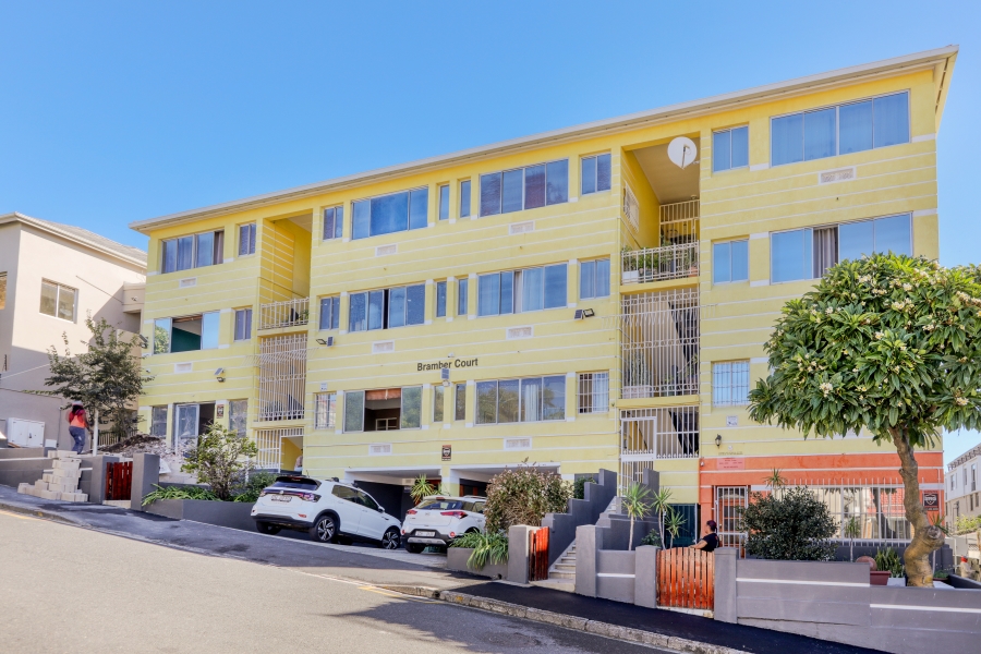 2 Bedroom Property for Sale in Green Point Western Cape
